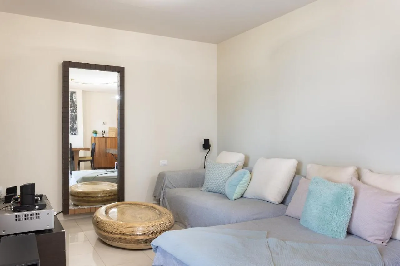 Home2Book Executive & Design Las Torres 圣克鲁斯-德特内里费 0*,  西班牙